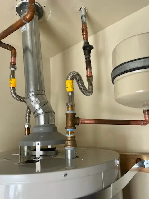 Water heater installation and plumbing repair in Lake Ballinger